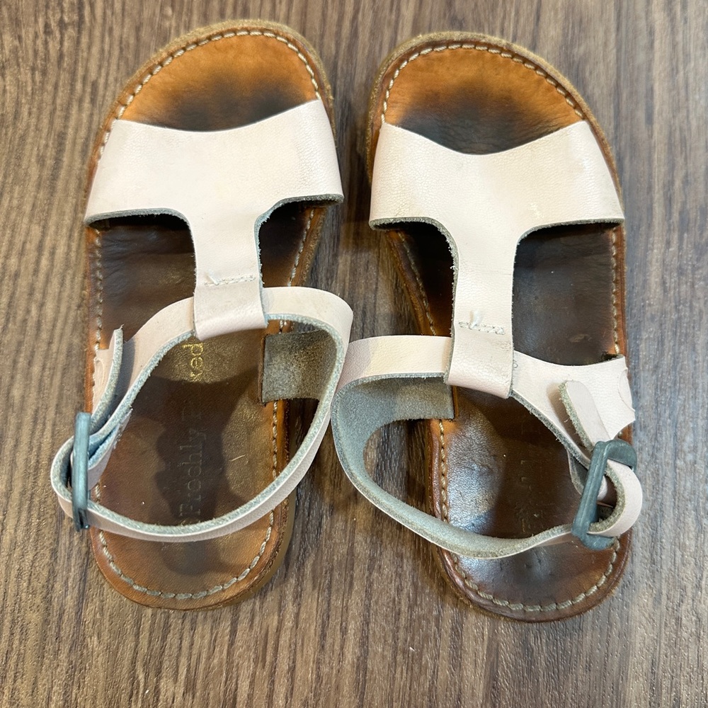 Freshly Picked Malibu Toddler Sandals Size 8